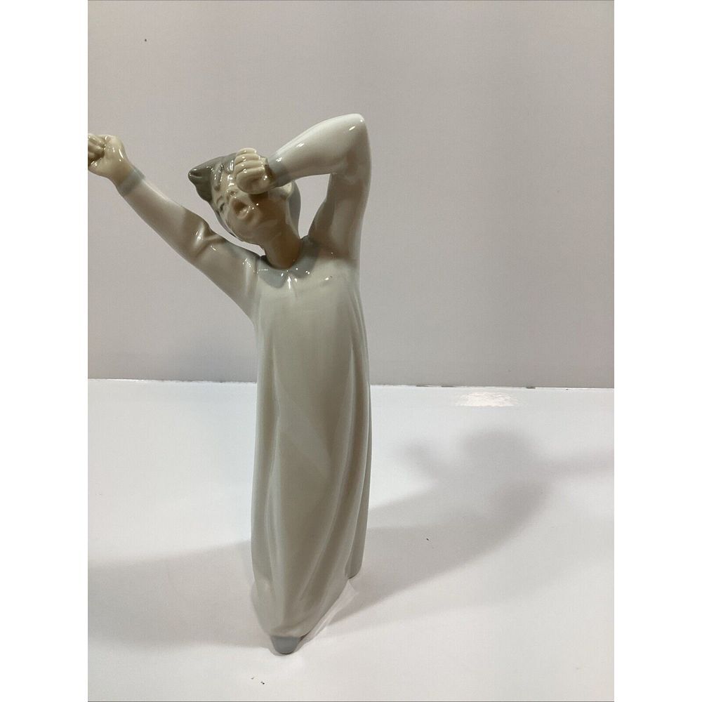 Lladro Porcelain Yawning Boy in Nightgown 8" Figurine SKU # 1524